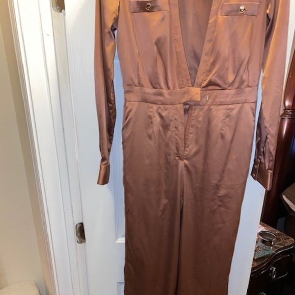 GOLD JLUX LABEL JUMPSUIT - Picture 3 of 8